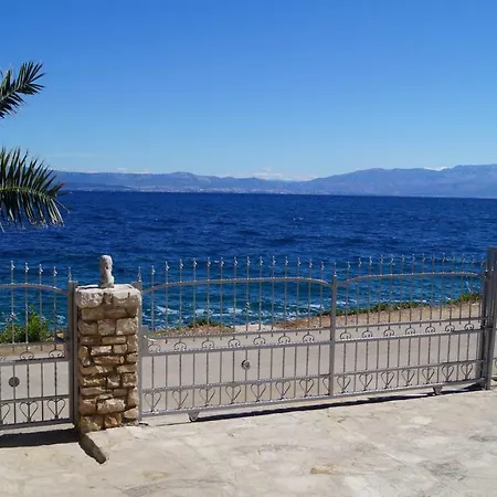 Schoenes Direkt Am Holiday home Stomorska